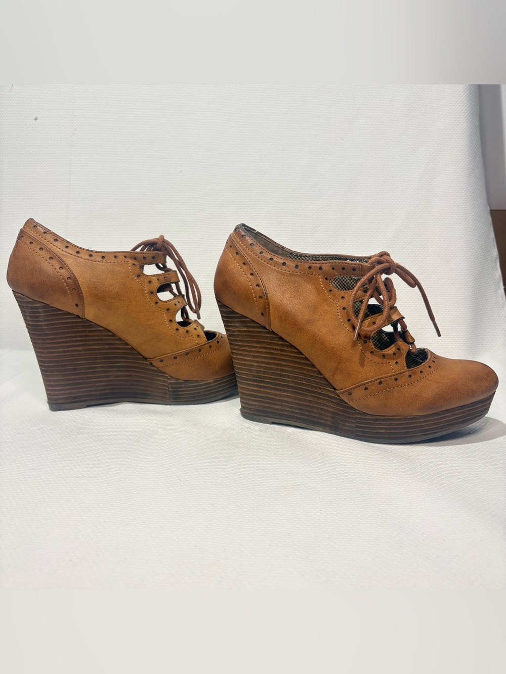 vintage-style brown leather lace-up wedge shoes